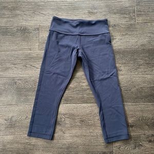 #19 Lululemon reversible crop🍋